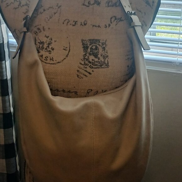 PUNTOTRES cream leather hobo bag - Picture 2 of 10